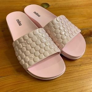 Melissa Polibolha Pink Bubble Wrap Slides